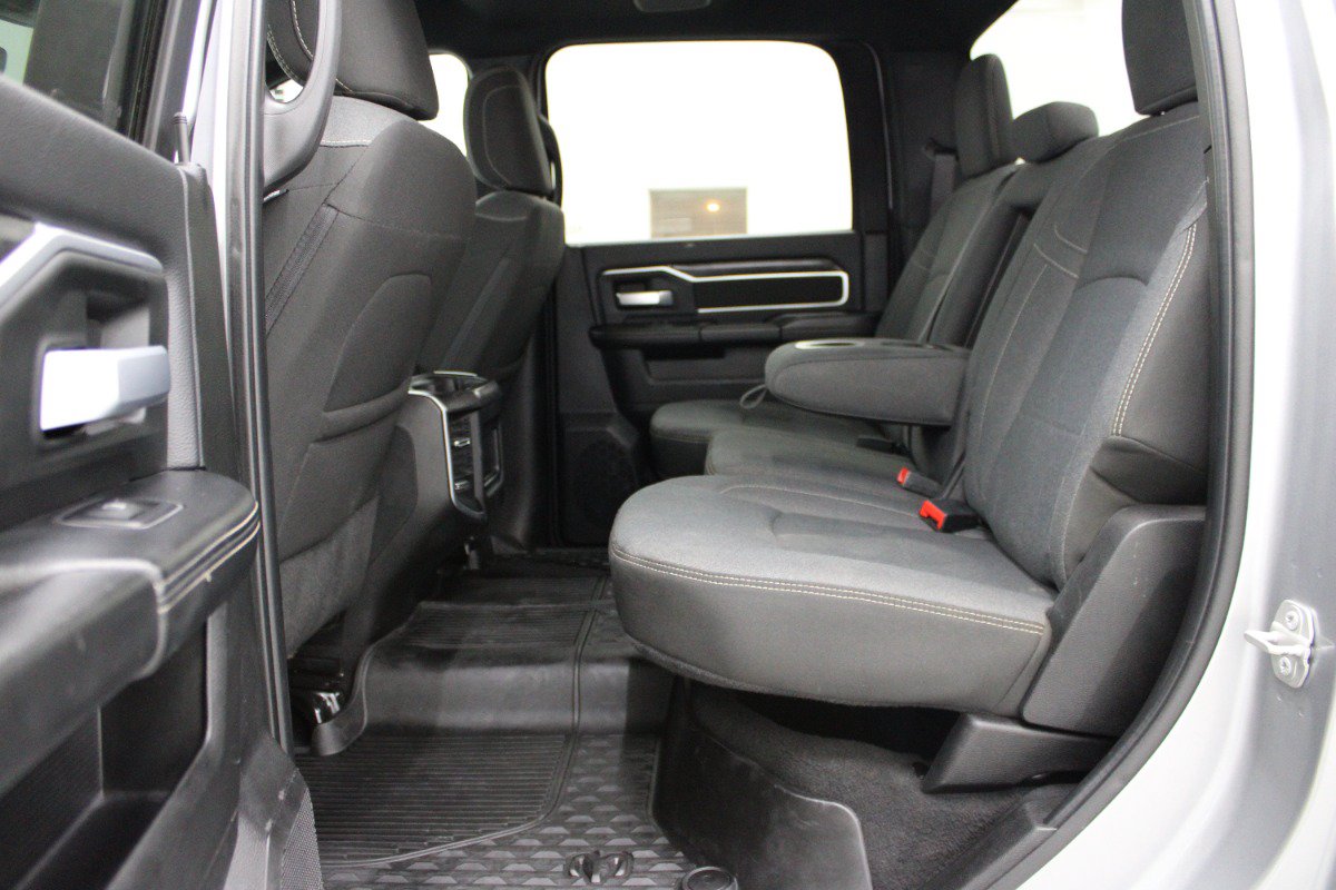 Used 2024 RAM 2500 Big Horn w/ Night Edition AWD/4WD image 8