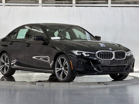 Used 2023 BMW 330i Sedan w/ Driving Assistance Package RWD image 7