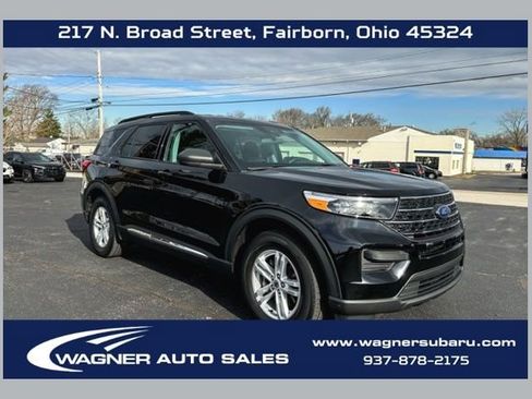 Used 2024 Ford Explorer XLT image 1