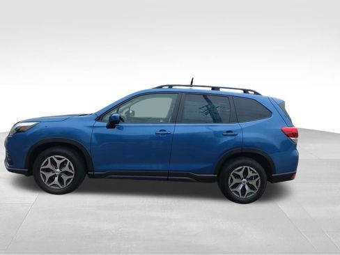Used 2023 Subaru Forester Premium AWD/4WD image 18