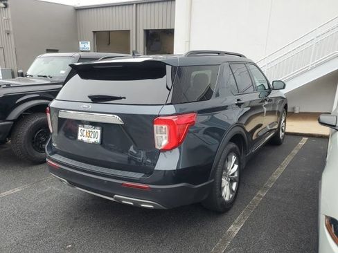 Used 2023 Ford Explorer XLT w/ Equipment Group 202A RWD image 4