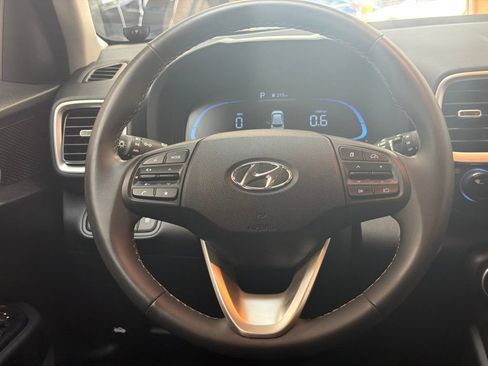 Certified 2026 Hyundai Venue SEL FWD image 18