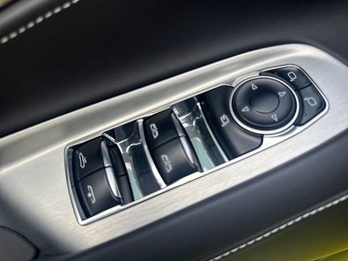 Used 2023 Chevrolet Corvette Stingray Premium Conv w/ Z51 Performance Package image 10