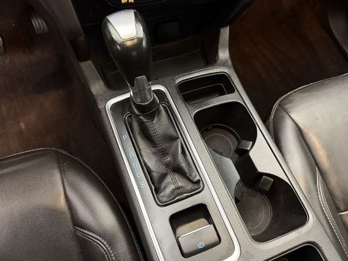 Used 2017 Ford Escape SE w/ SE Leather Comfort Package FWD image 22