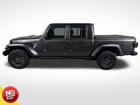 Used 2024 Jeep Gladiator Sport image 7