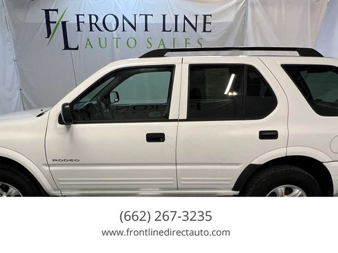 Used 2004 Isuzu Rodeo S RWD image 4