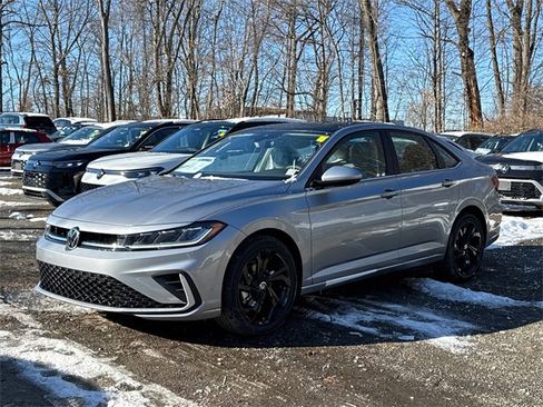 New 2026 Volkswagen Jetta SE image 5