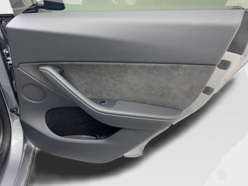 Used 2024 Tesla Model Y Performance image 42