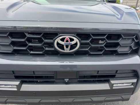 Certified 2025 Toyota 4Runner TRD Off-Road Premium w/ Tow Technology Package AWD/4WD image 22