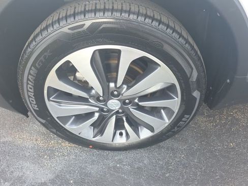 Used 2022 Buick Encore Preferred w/ Safety Package image 12