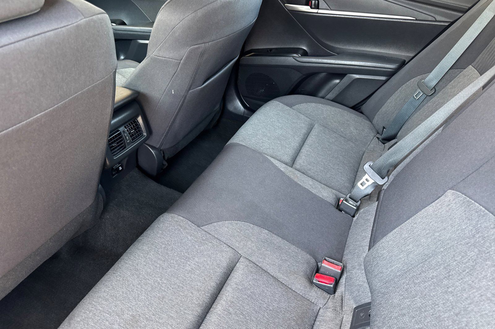 Used 2025 Toyota Camry LE FWD image 13