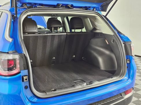 Used 2022 Jeep Compass Latitude FWD image 12