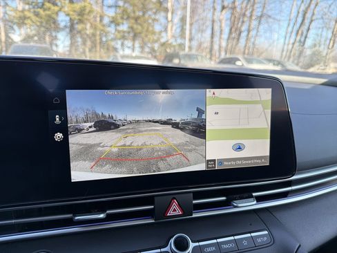 Certified 2024 Hyundai Elantra SEL w/ Convenience Package image 17