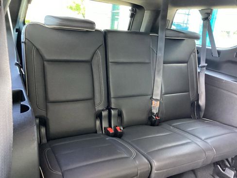 Used 2023 Chevrolet Suburban Premier AWD/4WD image 21
