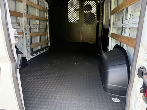 Used 2025 RAM ProMaster 2500 w/ U-Haul Equipment Group FWD image 3