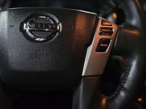 Used 2017 Nissan Titan SV image 23