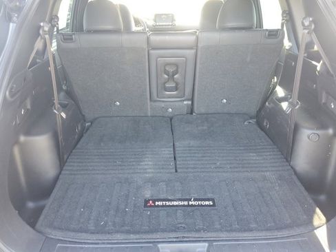 Used 2022 Mitsubishi Outlander SE image 13