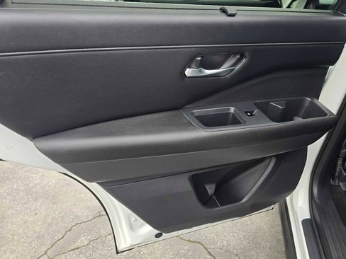 Used 2023 Nissan Pathfinder SL image 19