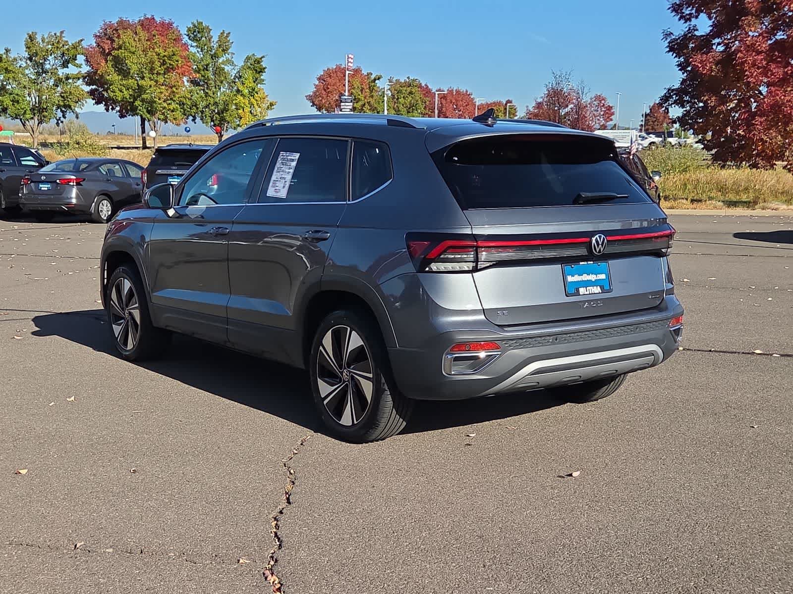 Used 2025 Volkswagen Taos SE AWD/4WD image 12