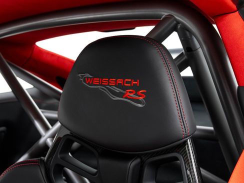 Used 2018 Porsche 911 GT2 RS image 16