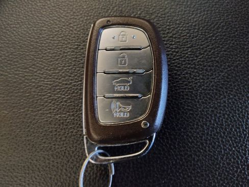 Used 2018 Hyundai Sonata Sport w/ Tech Package 05 FWD image 32