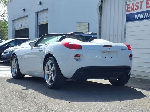Used 2006 Pontiac Solstice Convertible w/ Premium Package image 3