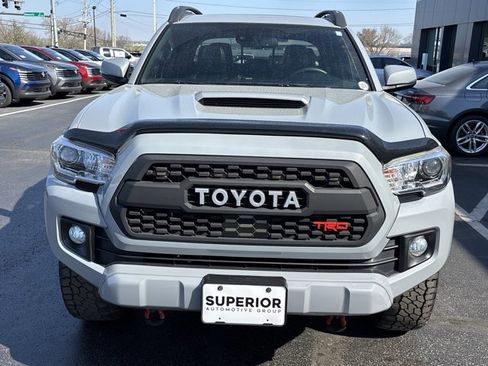 Used 2018 Toyota Tacoma TRD Sport image 10