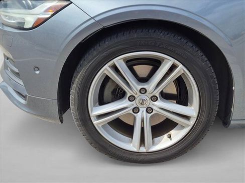 Used 2018 Volvo S90 T5 Momentum w/ Convenience Package FWD image 14