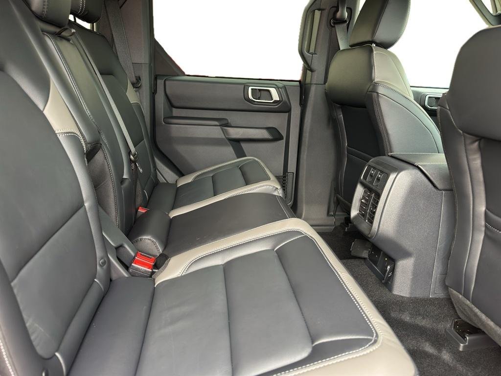 New 2026 Ford Bronco Outer Banks w/ Sasquatch Package AWD/4WD image 4
