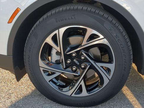 New 2026 Lincoln Nautilus Premier w/ Equipment Group 102A image 9