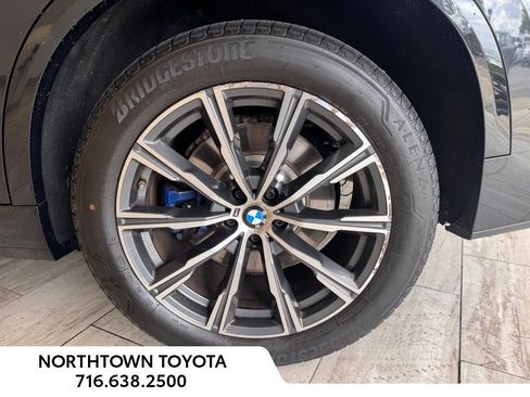 Used 2020 BMW X5 M50i w/ Premium Package AWD/4WD image 11