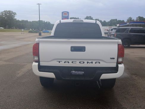 Used 2017 Toyota Tacoma TRD Sport w/ Tow Package (A/T) AWD/4WD image 7