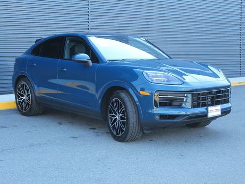 Certified 2025 Porsche Cayenne Coupe image 10