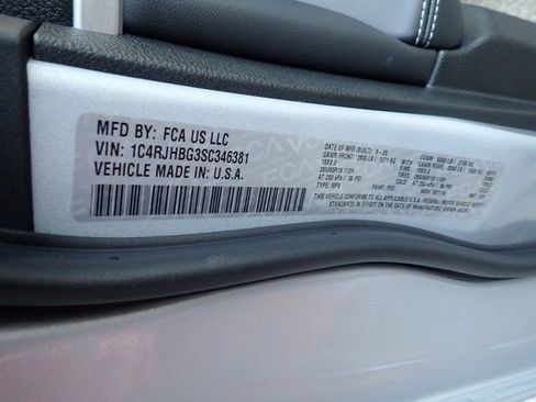 New 2025 Jeep Grand Cherokee Limited AWD/4WD image 19