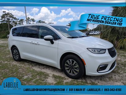 Used 2023 Chrysler Pacifica Touring-L
