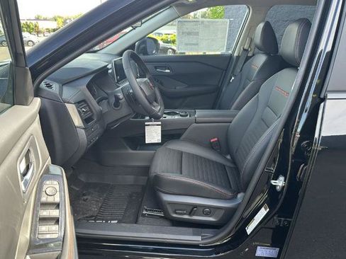Certified 2025 Nissan Rogue SV AWD/4WD image 15