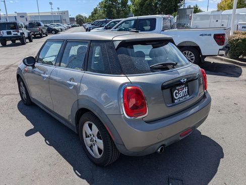 Used 2017 MINI Cooper 4-Door Hardtop FWD image 8