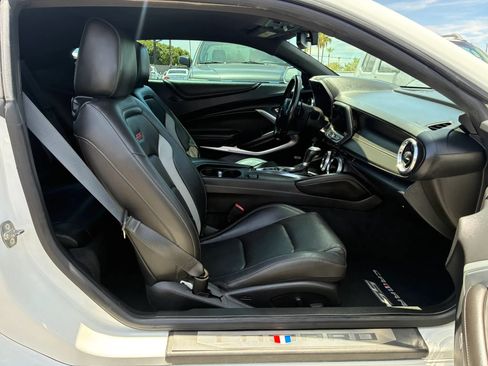 Used 2016 Chevrolet Camaro SS RWD image 21