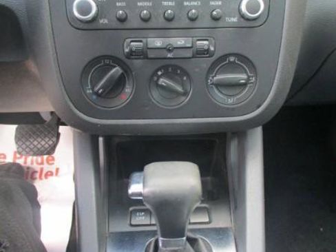 Used 2009 Volkswagen Jetta SE image 12