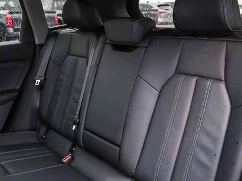 Used 2025 Audi Q6 e-tron Premium w/ Convenience Package image 24