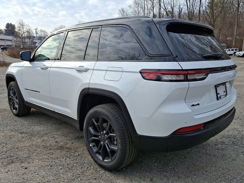 New 2025 Jeep Grand Cherokee Limited image 4