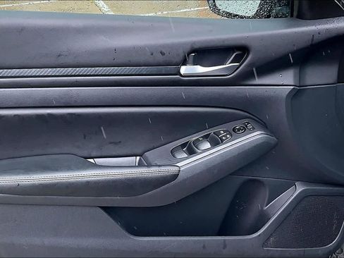 Used 2025 Nissan Altima 2.5 SV image 27