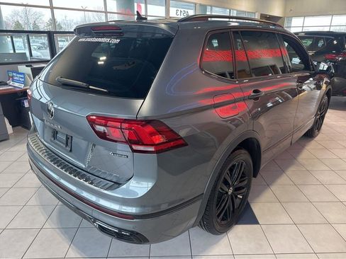 Used 2022 Volkswagen Tiguan SE R-Line AWD/4WD image 12