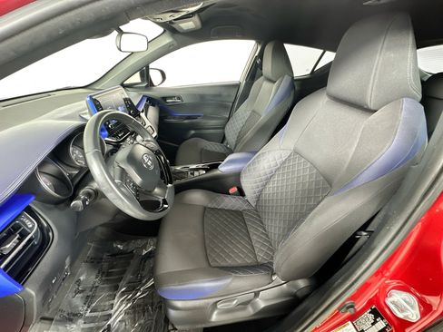Used 2022 Toyota C-HR XLE FWD image 19