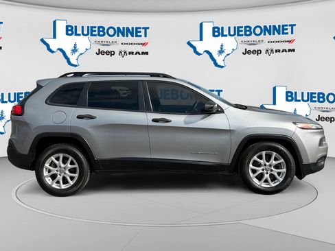 Used 2015 Jeep Cherokee Sport w/ Sport Appearance Group FWD image 4