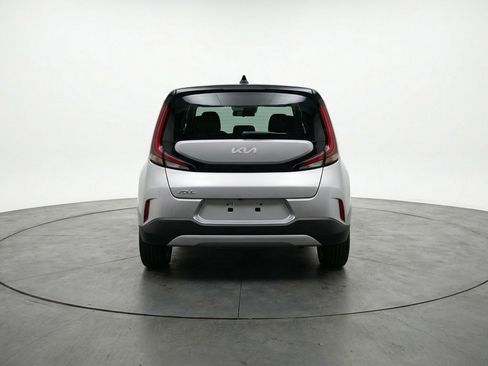 Used 2025 Kia Soul LX w/ LX Technology Package image 7
