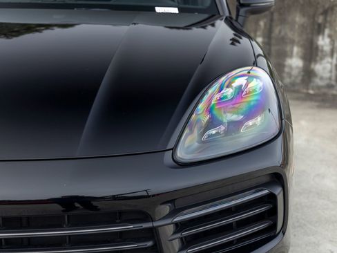 Certified 2023 Porsche Cayenne Platinum Edition AWD/4WD image 16