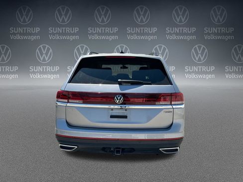 Used 2024 Volkswagen Atlas SE AWD/4WD image 35