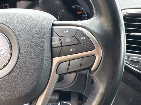 Used 2020 Jeep Grand Cherokee Laredo w/ Quick Order Package 2BN North AWD/4WD image 24
