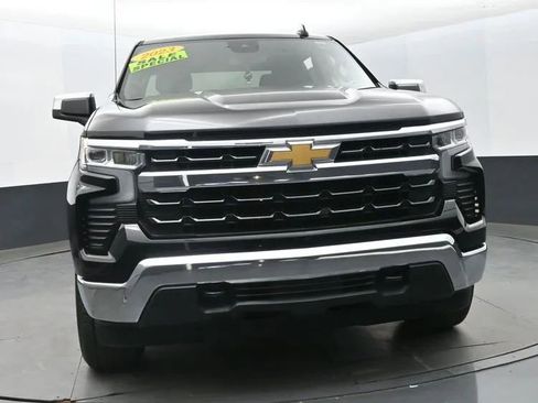 Used 2023 Chevrolet Silverado 1500 LT AWD/4WD image 3